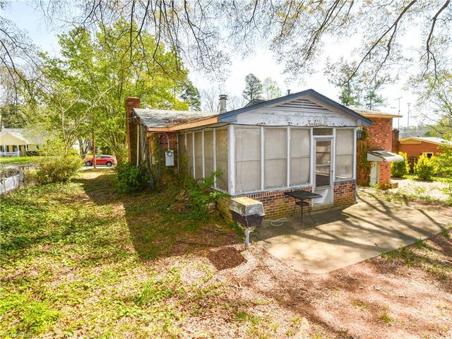 1420 Waybridge Lane, Winston-salem, NC 27103