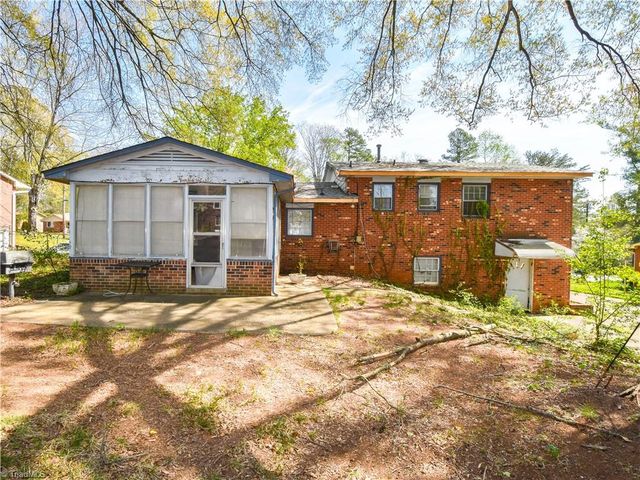 1420 Waybridge Lane, Winston-salem, NC 27103