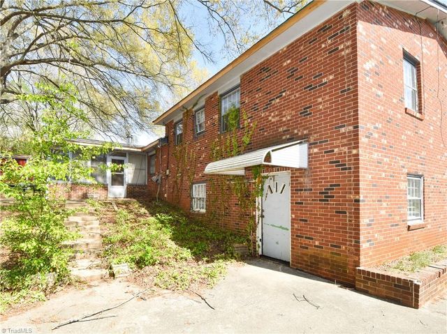 1420 Waybridge Lane, Winston-salem, NC 27103