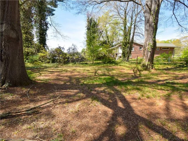 1420 Waybridge Lane, Winston-salem, NC 27103