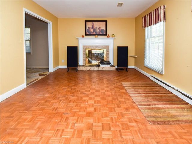 1420 Waybridge Lane, Winston-salem, NC 27103