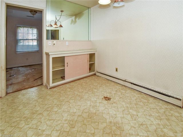 1420 Waybridge Lane, Winston-salem, NC 27103