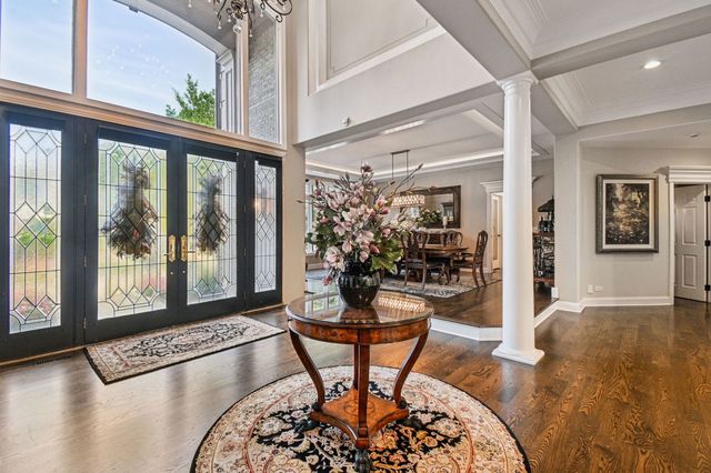 3001 Glen Eagles Court, St. Charles, IL 60174