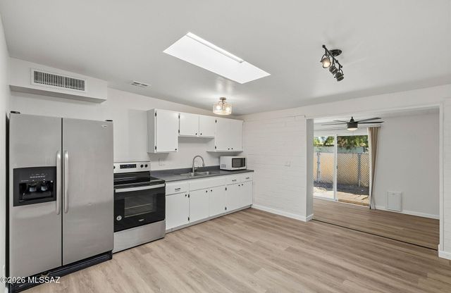 1528 W Knox Street, Tucson, AZ 85705