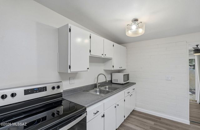 1528 W Knox Street, Tucson, AZ 85705