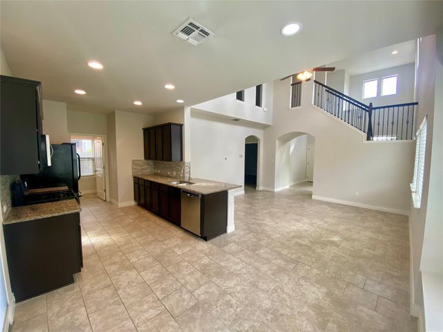525 Nautical LOOP, Kyle, TX 78640