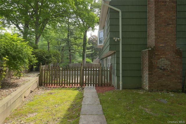 11 Guterl Terrace, Pearl River, NY 10965