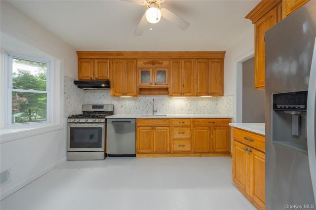 11 Guterl Terrace, Pearl River, NY 10965