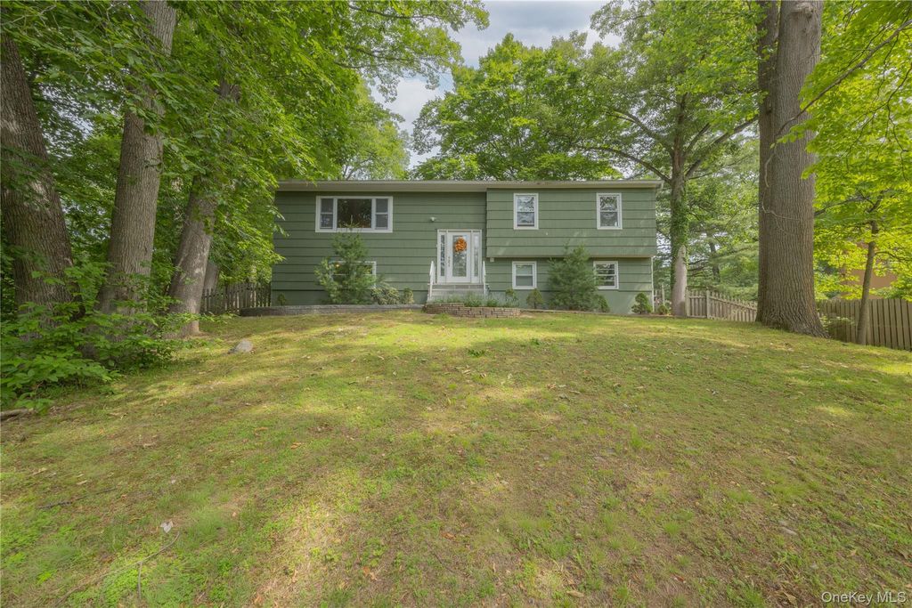 11 Guterl Terrace, Pearl River, NY 10965