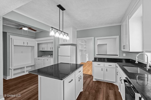 4098 Pine Hill Drive, Jackson, MS 39206