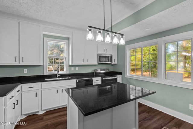 4098 Pine Hill Drive, Jackson, MS 39206