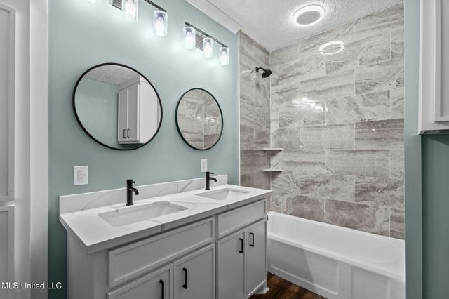 4098 Pine Hill Drive, Jackson, MS 39206