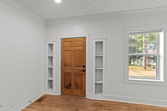 4098 Pine Hill Drive, Jackson, MS 39206