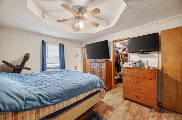 206 Meadowmere Court, Lebanon, MO 65536