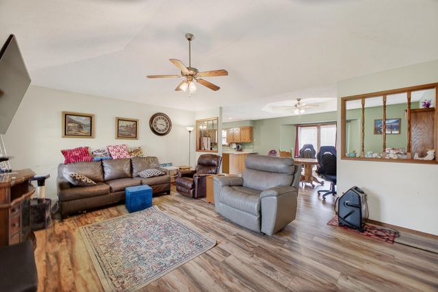 206 Meadowmere Court, Lebanon, MO 65536