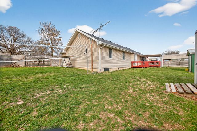 206 Meadowmere Court, Lebanon, MO 65536