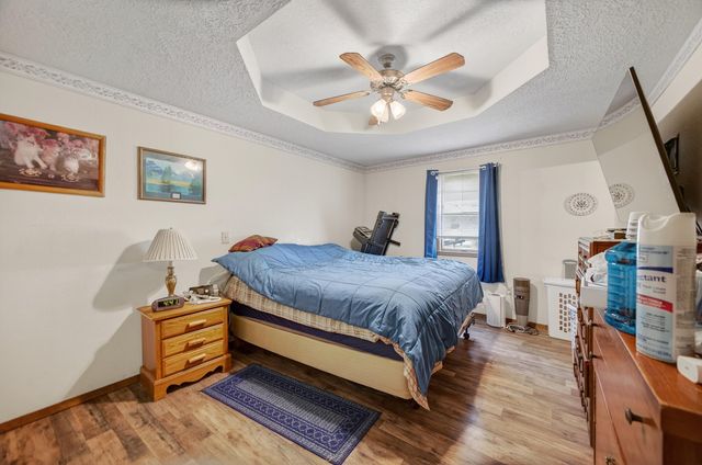 206 Meadowmere Court, Lebanon, MO 65536