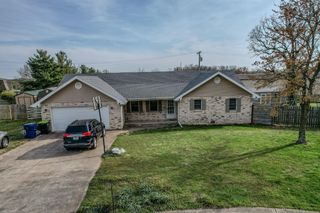 206 Meadowmere Court, Lebanon, MO 65536