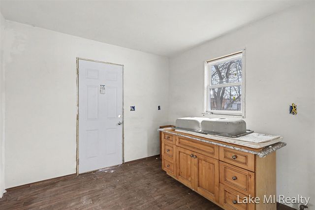 2304 Dyson Street, Muskegon Heights, MI 49444