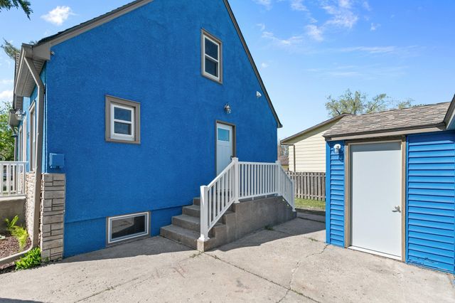 7525 Brunswick Avenue N, Brooklyn Park, MN 55443