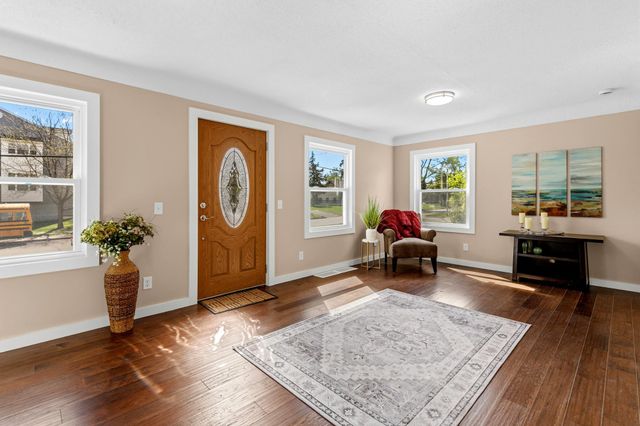 7525 Brunswick Avenue N, Brooklyn Park, MN 55443