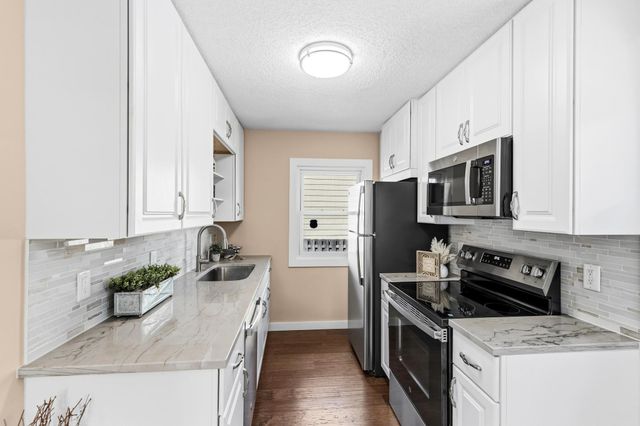 7525 Brunswick Avenue N, Brooklyn Park, MN 55443