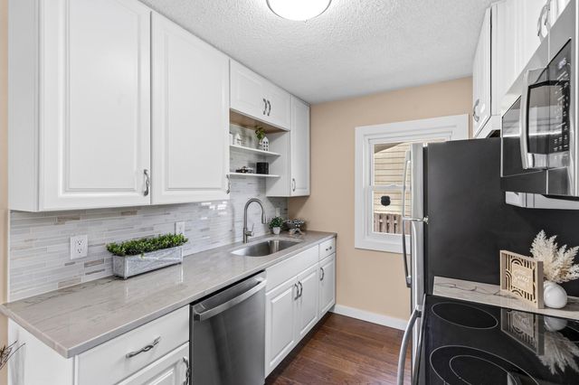 7525 Brunswick Avenue N, Brooklyn Park, MN 55443