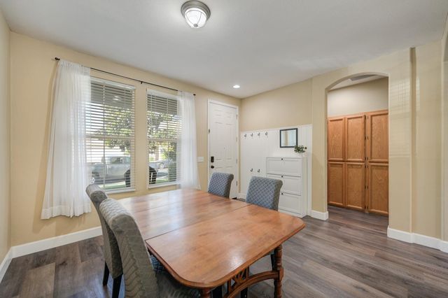 5001 Brabant Way, Elk Grove, CA 95757