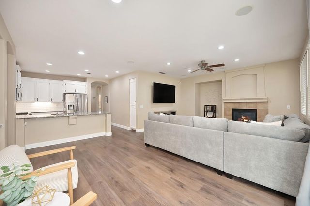 5001 Brabant Way, Elk Grove, CA 95757