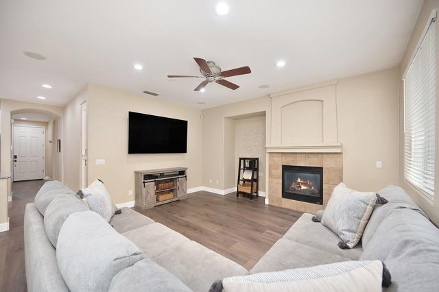 5001 Brabant Way, Elk Grove, CA 95757