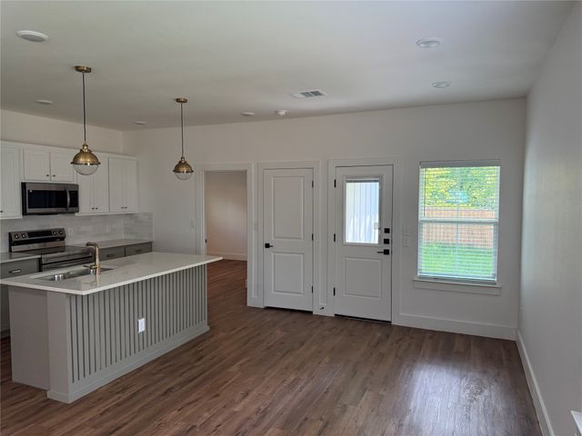 202 Pine Street, Bonham, TX 75418