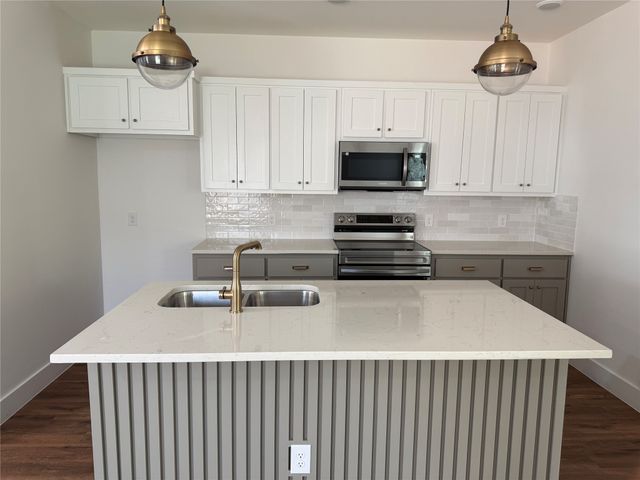 202 Pine Street, Bonham, TX 75418