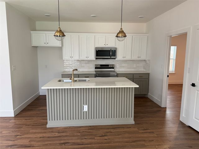 202 Pine Street, Bonham, TX 75418