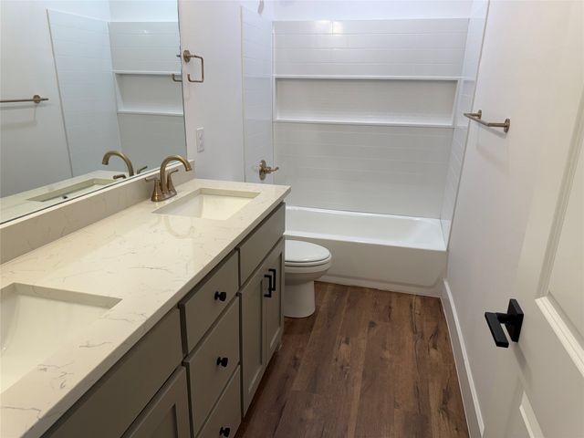 202 Pine Street, Bonham, TX 75418