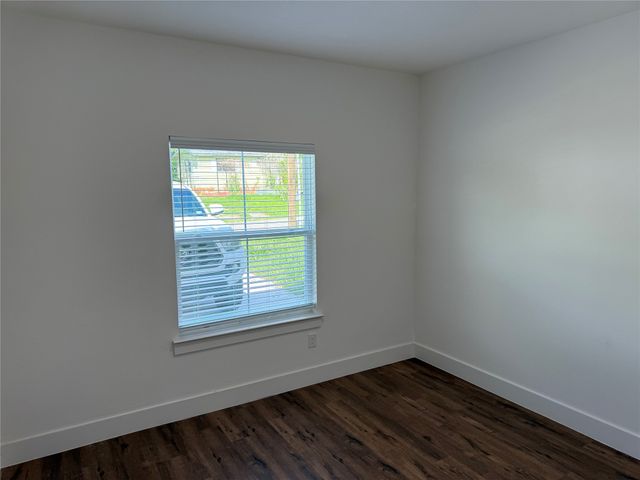 202 Pine Street, Bonham, TX 75418