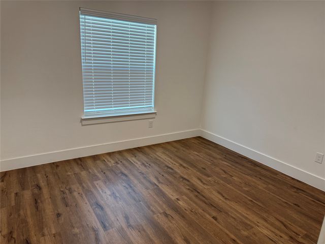 202 Pine Street, Bonham, TX 75418