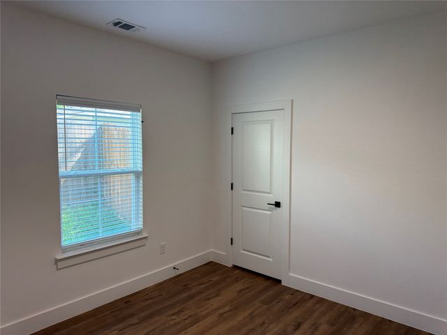202 Pine Street, Bonham, TX 75418