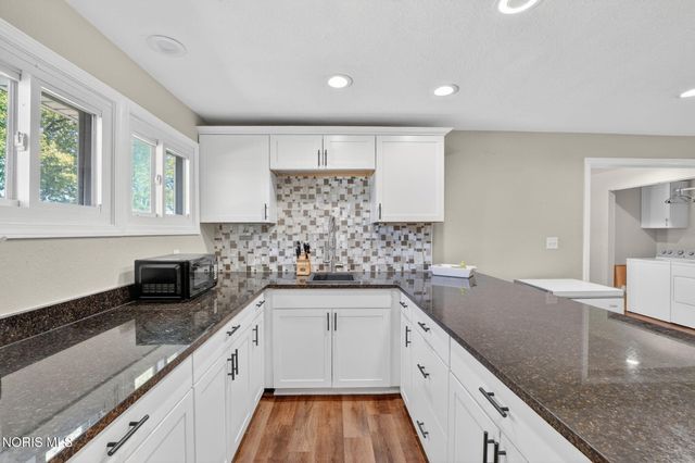 22280 W Hellwig Road, Genoa, OH 43430