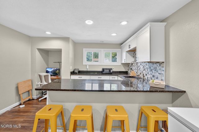 22280 W Hellwig Road, Genoa, OH 43430