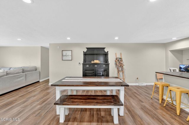 22280 W Hellwig Road, Genoa, OH 43430