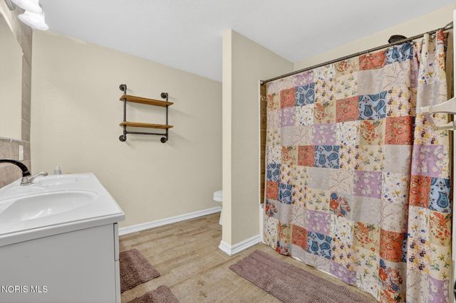 22280 W Hellwig Road, Genoa, OH 43430