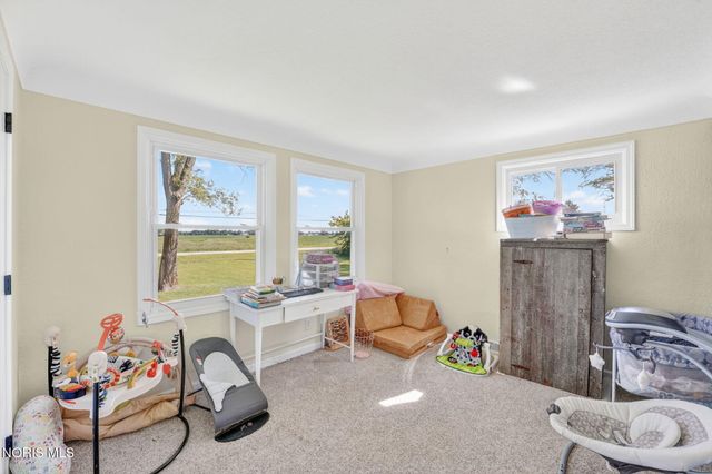 22280 W Hellwig Road, Genoa, OH 43430