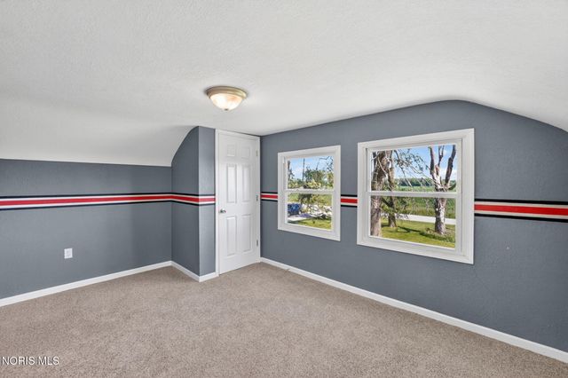 22280 W Hellwig Road, Genoa, OH 43430