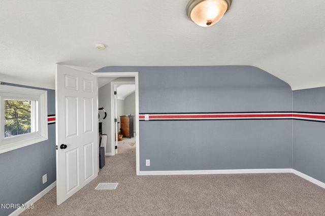 22280 W Hellwig Road, Genoa, OH 43430