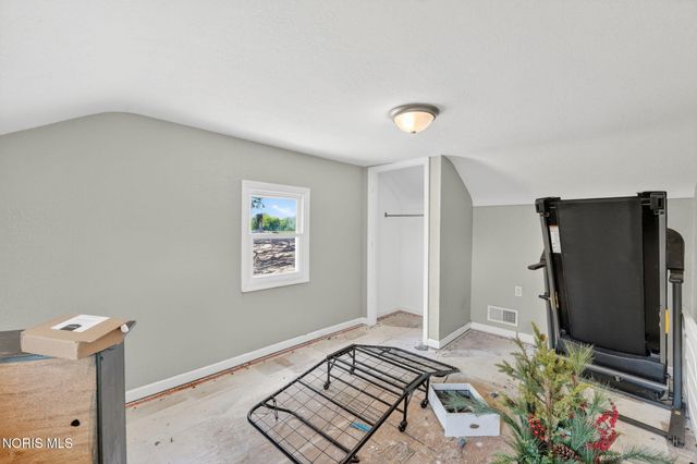 22280 W Hellwig Road, Genoa, OH 43430