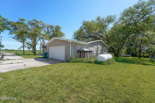 22280 W Hellwig Road, Genoa, OH 43430