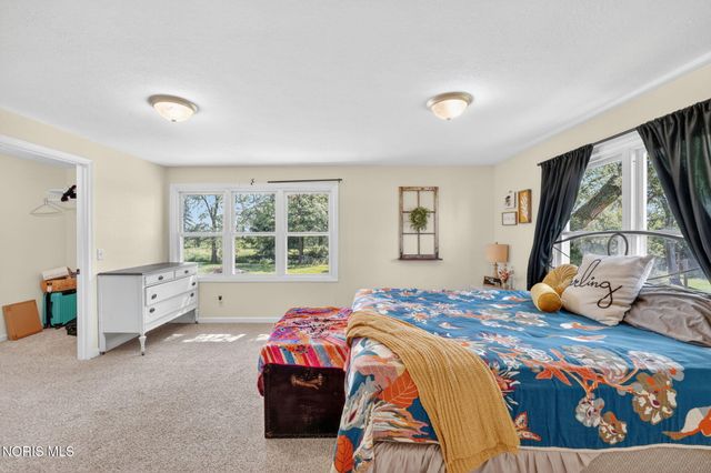 22280 W Hellwig Road, Genoa, OH 43430