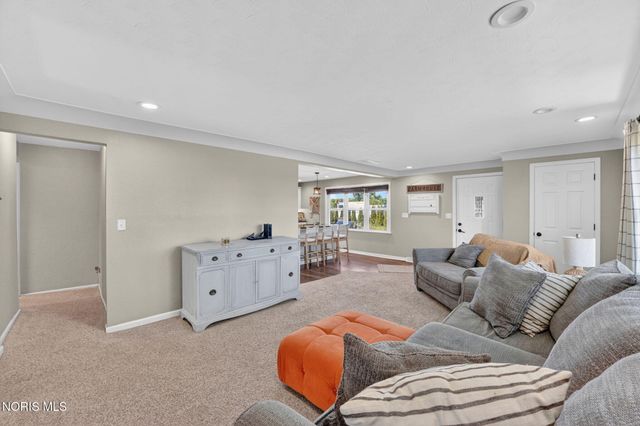 22280 W Hellwig Road, Genoa, OH 43430