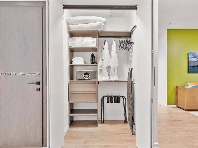 398 NE 5th St 1915, Miami, FL 33132