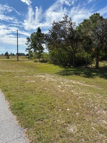 9036 Largo Cir, La Belle, FL 33935